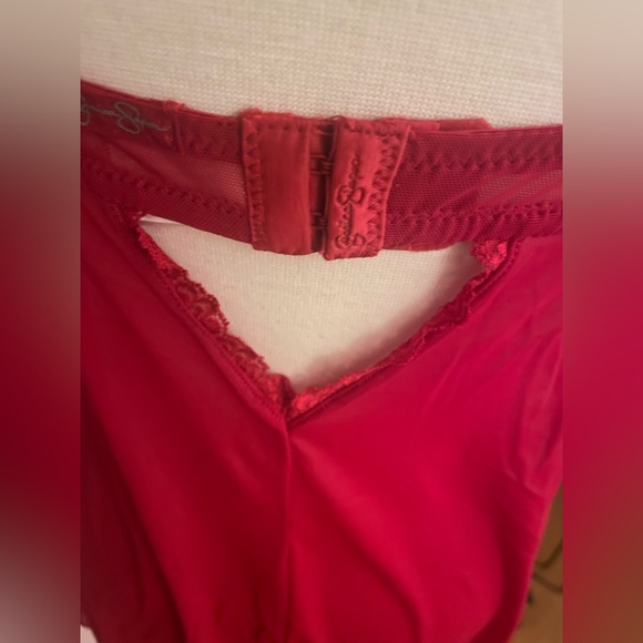 Seductive Red Lace Chemise - Picture 5 of 8